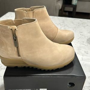 Sorel Evie bootie size 9.5